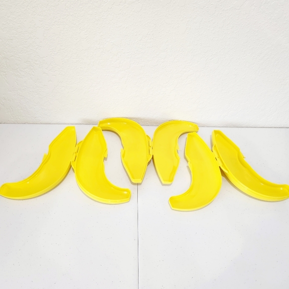 Lot of 3 Tupperware Banana Keepers - Picture 3 of 4